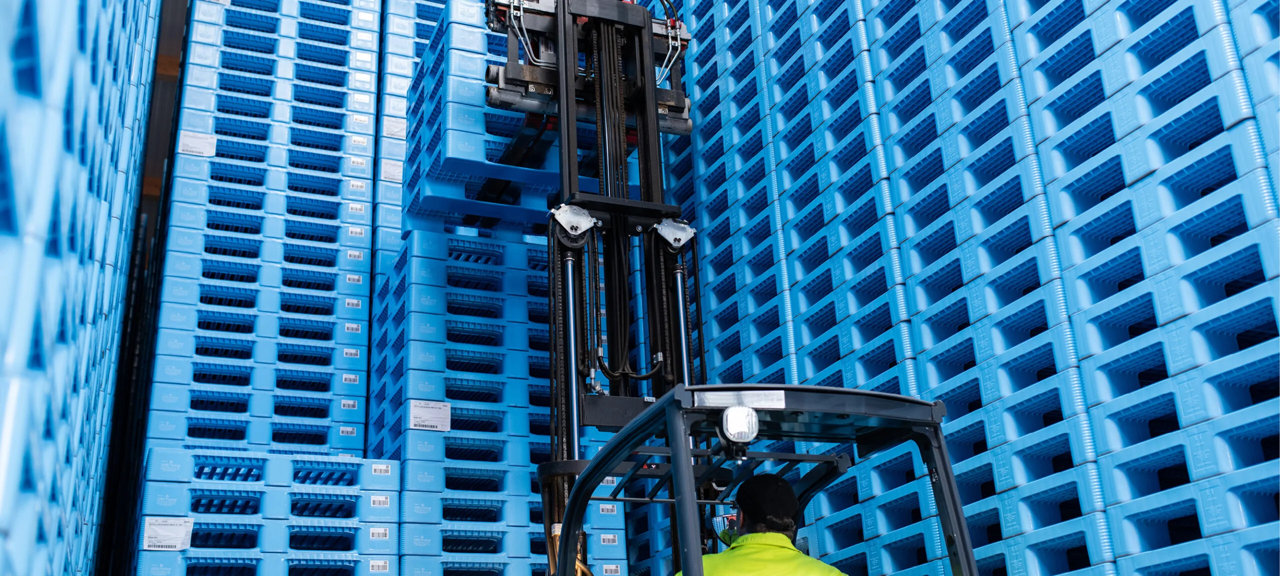 Plastic Pallets Manufacturing